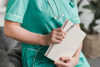 Tatabányán ápoló / gondozó állás, 460 000 Ft bruttó bér, bentlakásos intézmény, folyamatos munkarend