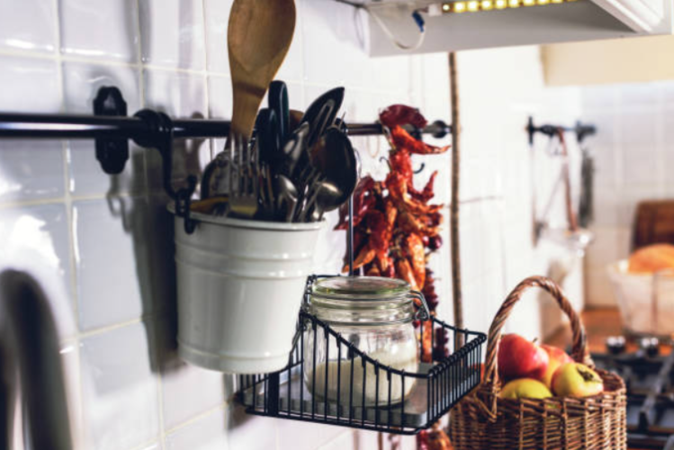 Állás konyhai kisegítőként Gárdonyban bruttó 348.800 Ft, stabil, hosszú távú munka