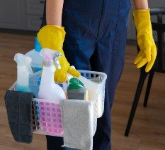 Takarító állás Budapesten – irodák és bankfiókok napi takarítása, stabil, hosszú távú lehetőség