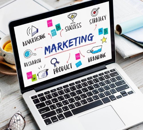 Marketing állás Pécsen – autóipari terület, stabil háttér, kreatív, változatos munka autóházban